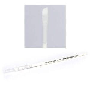 Elegant white lip brush for precise application of lipstick and lip gloss.